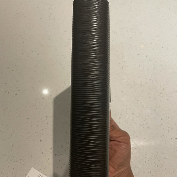 Louis Vuitton Agenda MM in Epi Leather Black - Picture 8 of 16